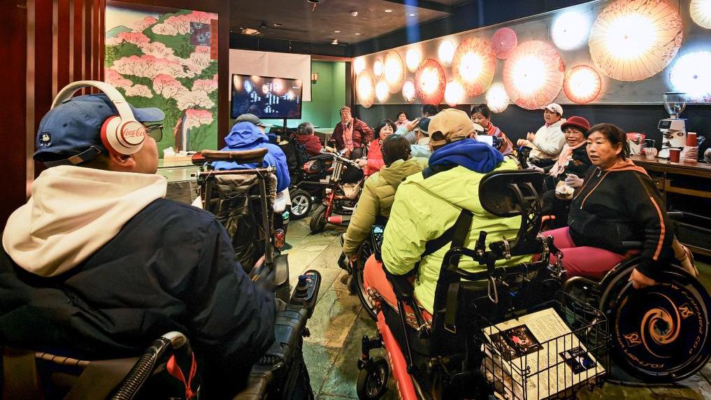 "Telling" movies, China's Guangming Cinema enables visually-impaired moviegoers