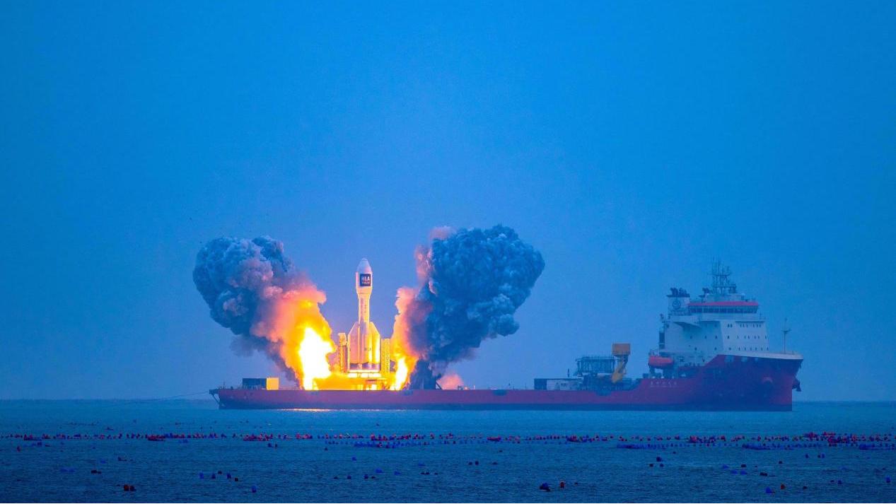 Commercial spaceflight fuels China's space exploration efforts