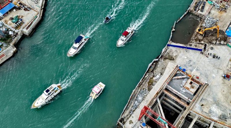 Sanya River estuary passage project drilled through in Hainan