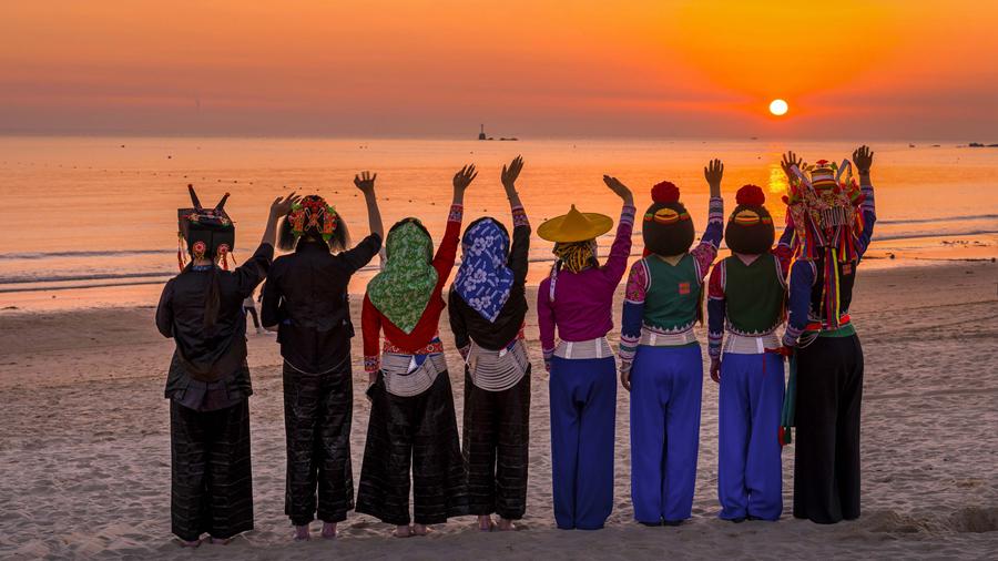 Hui'an women's attire from SE China's Fujian gains global recognition