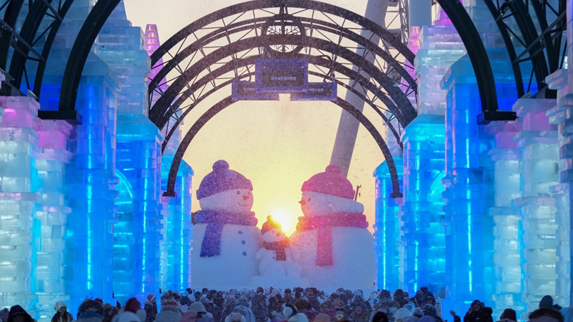 World's largest ice and snow theme park opens, igniting China's winter tourism fever