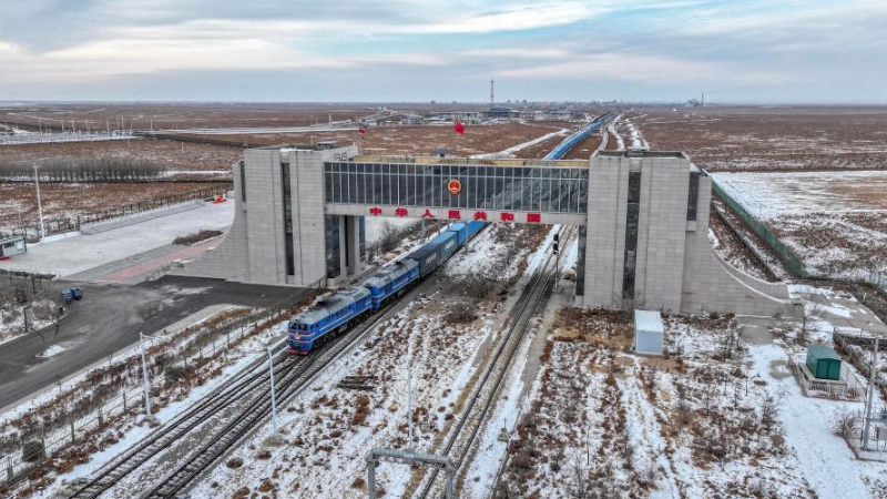 China-Mongolia border port sees rise in cross-border traffic