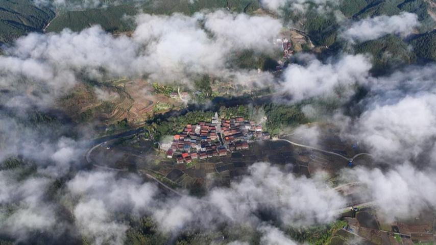 China's Guangxi boosts development of rural tourism through cultural intiatives