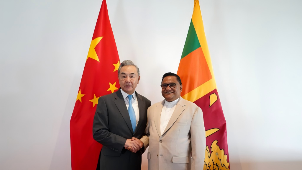Chinese, Sri Lankan FMs meet on ties