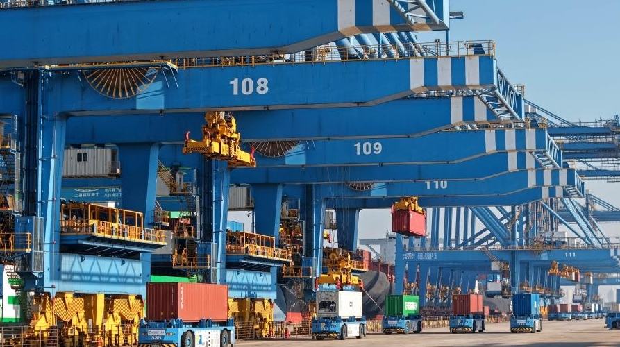 Intelligent robots reshape operations at Qingdao Port in E China's Shandong