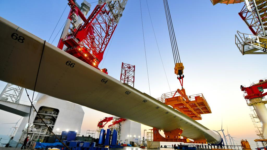 20-megawatt offshore wind turbine unit installed in China's Fujian