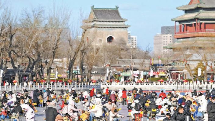 Beijing's ice-and-snow venues open doors for winter fun
