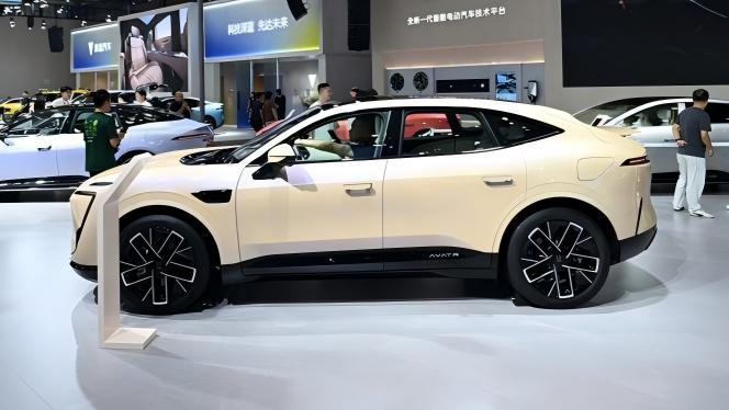 China builds new intelligent driving lab to boost smart car industry