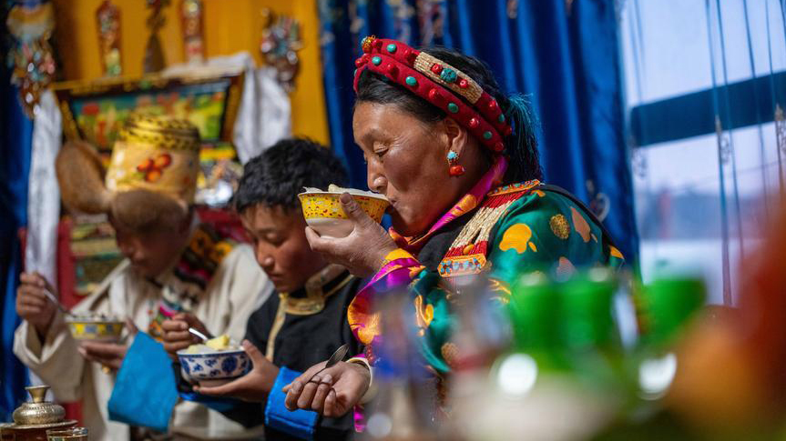 InXizang | First Spring Festival and Tibetan New Year in new homes