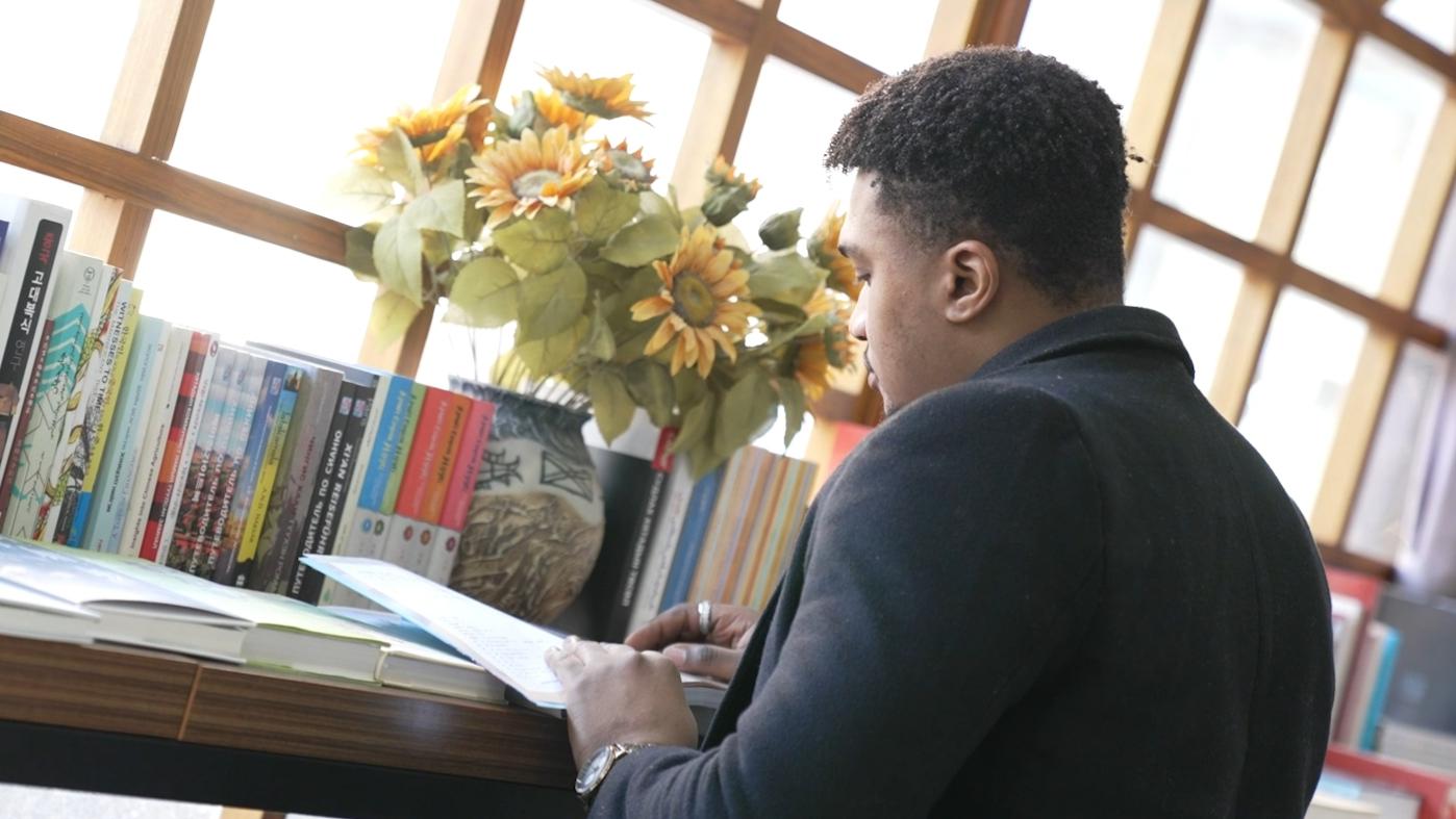 Nigerian sinologist aspires to tell real stories of China