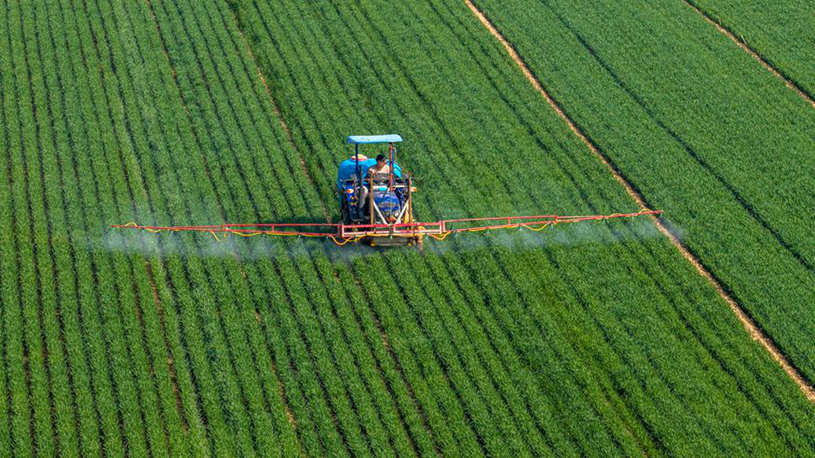 Farmers busy with spring ploughing across China