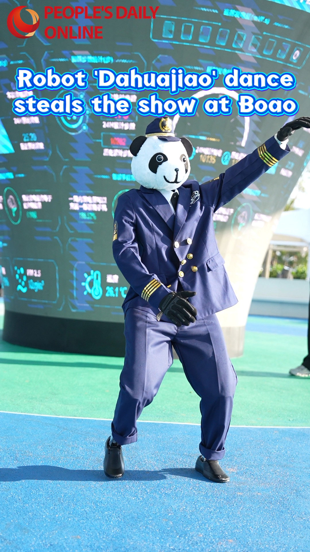Robot dancing to 'Dahuajiao' steals the show at Boao, S China's Hainan