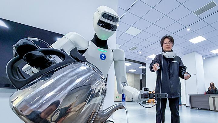 A glimpse inside a robot training school in E China's Anhui