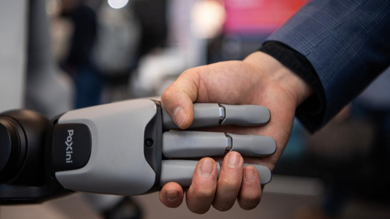 Why can't AI serve as qualified doctors despite high test scores?