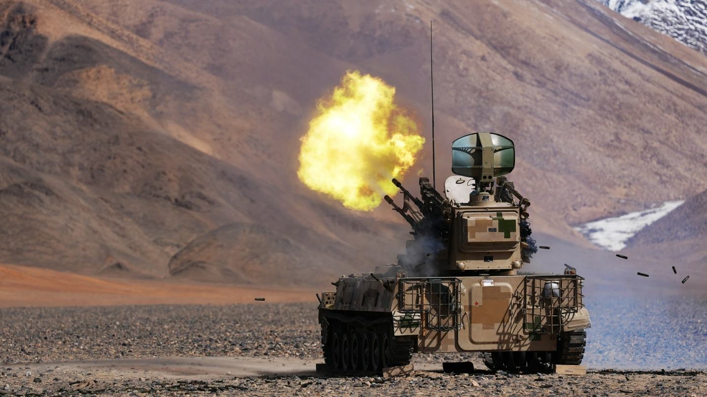 Air defense troops hold live-fire training