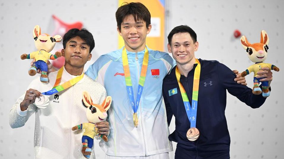 China shines at Asian Beach Games as Zhao sets world record, sailors win five golds