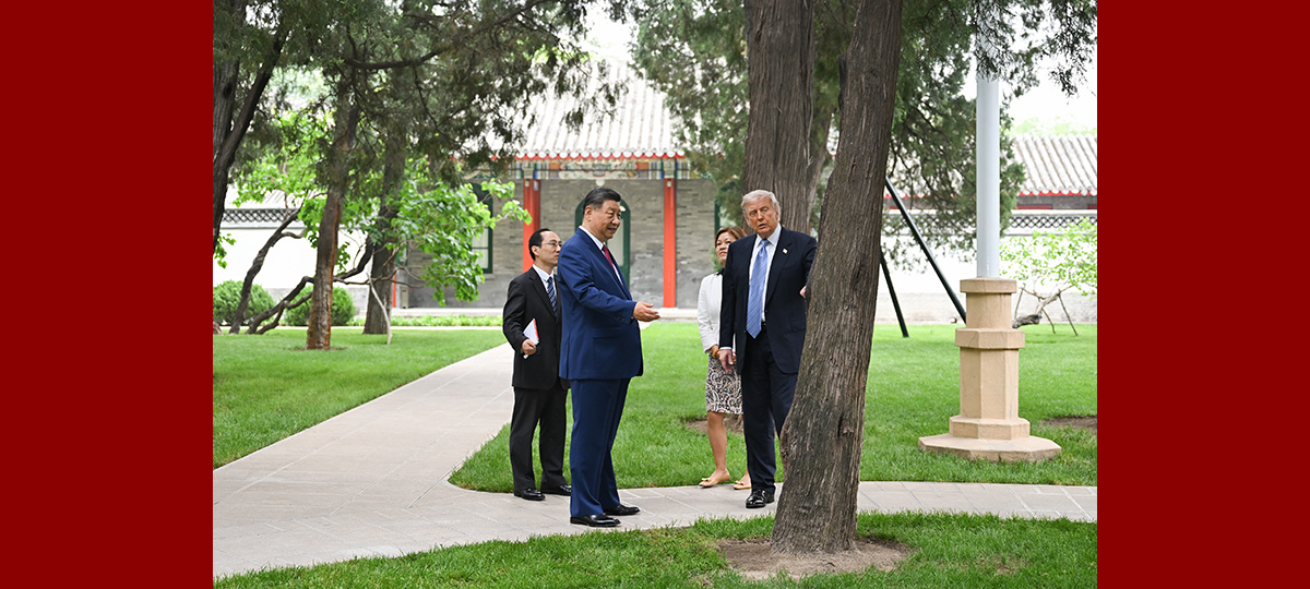 Xi, Trump have private meeting in Beijing