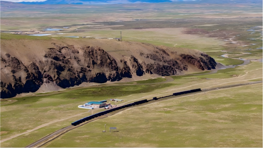 Pic story: 20 years of dedication along China's Qinghai-Xizang Railway
