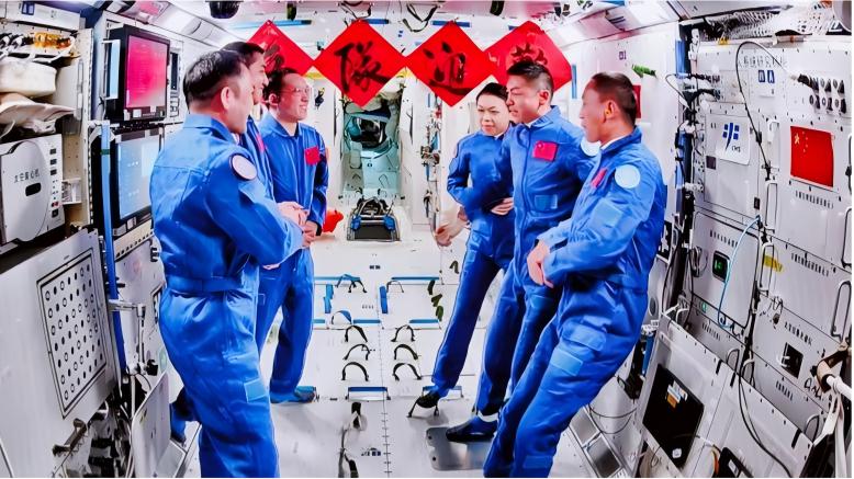 Shenzhou-23 crew conducts first in-orbit medical rescue training
