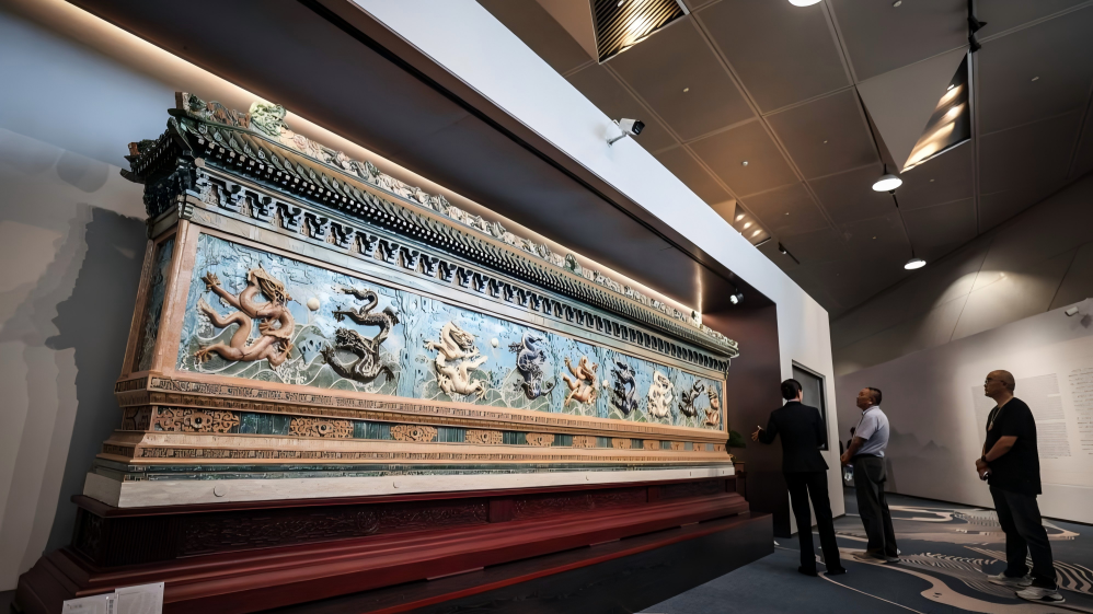 Exhibition of intangible cultural heritage opens to visitors during Summer Davos in China's Dalian