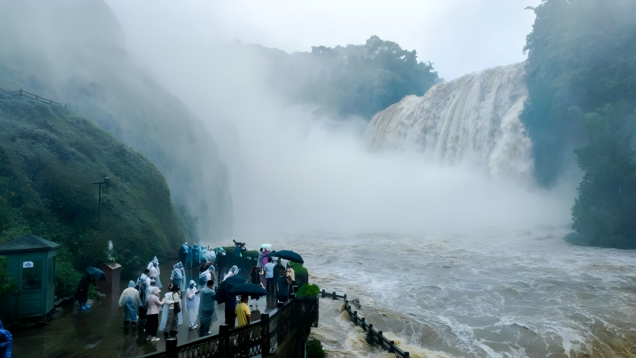 Huangguoshu Waterfall in SW China witnesses flow surge due to continuous rainfall