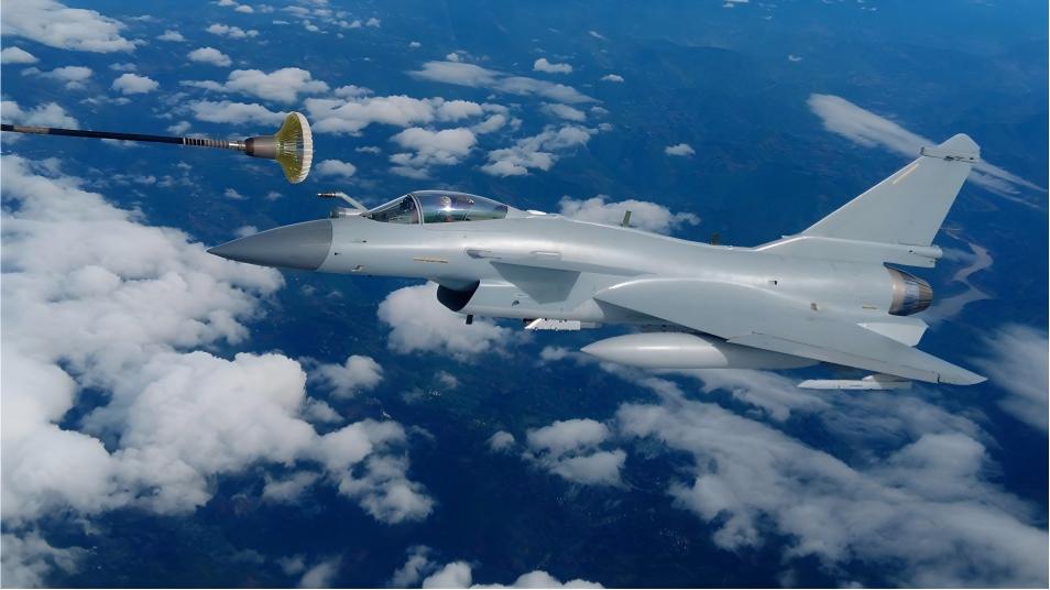Aviation brigade conducts aerial refueling training