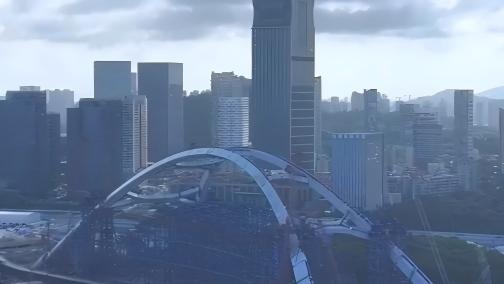 The Xiamen-Kinmen Bridge sets a world record with its massive steel arch