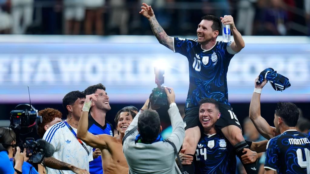 Martinez sends Argentina into World Cup final