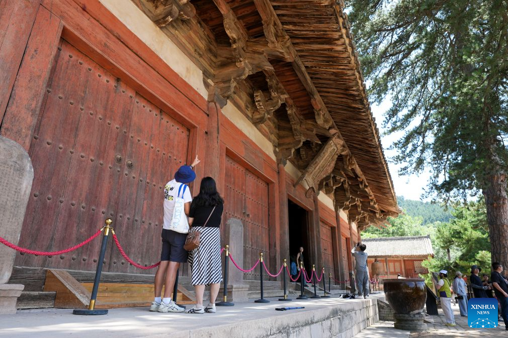 Scenic areas across China's Shanxi enter peak tourism season