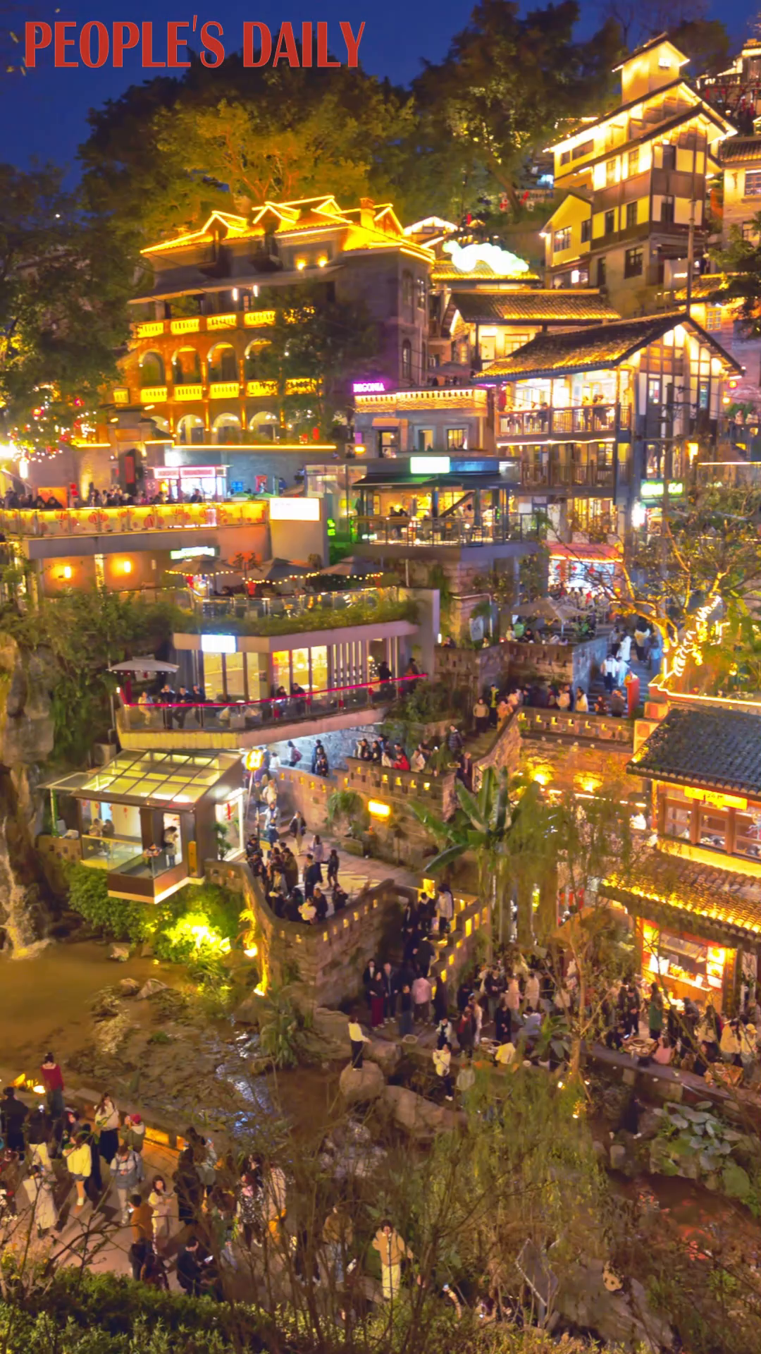 A night walk through Xiahaoli: Where heritage meets modern life