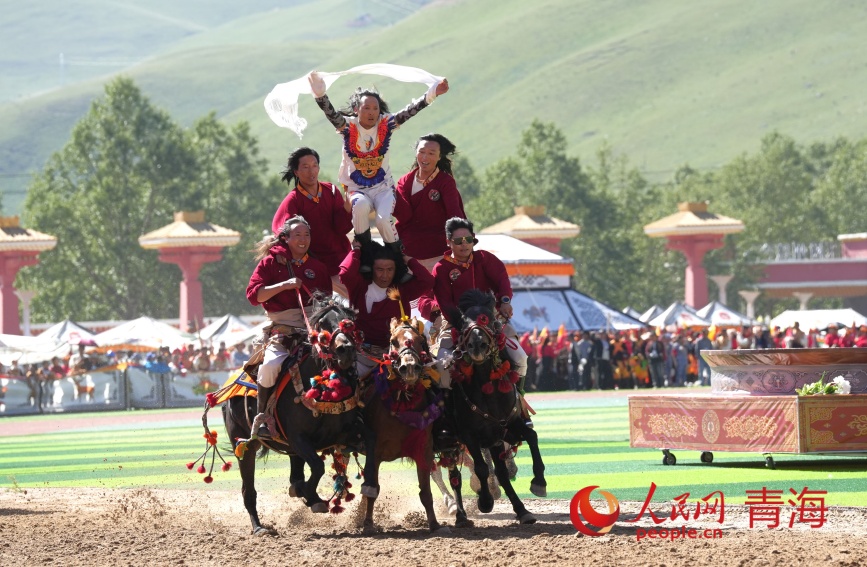 Horse racing festival held in Yushu, NW China's Qinghai