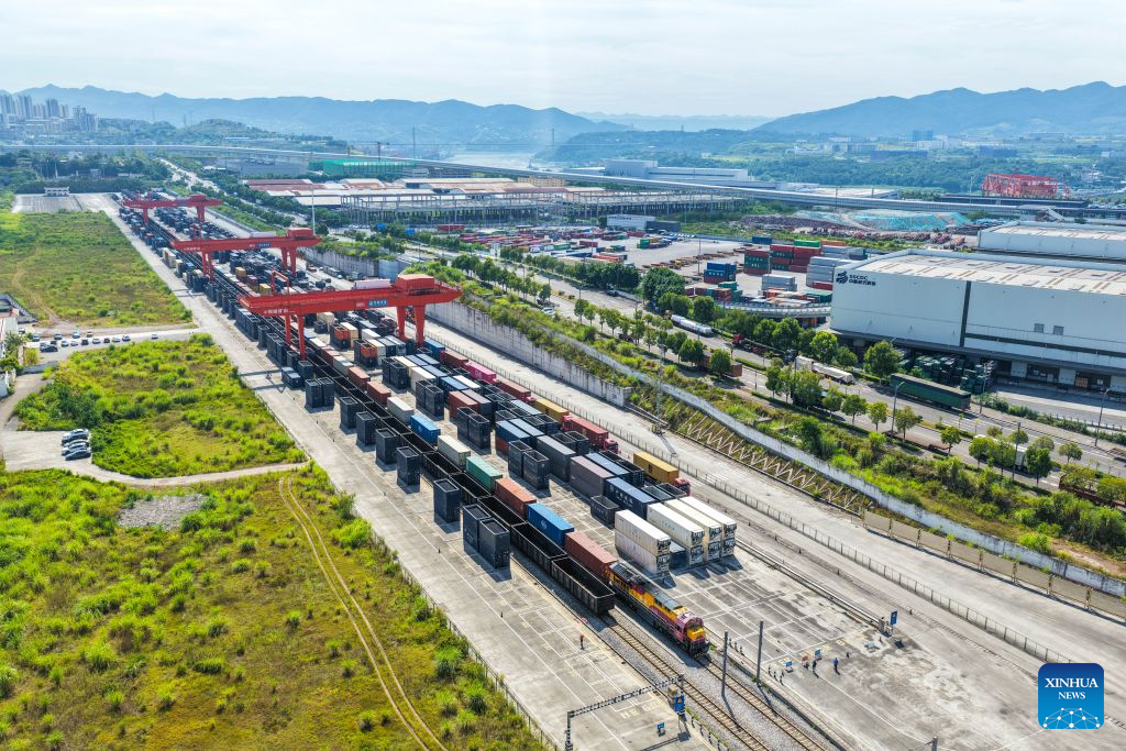 Freight train trips from Chongqing via New Int'l Land-Sea Trade Corridor see surge in H1