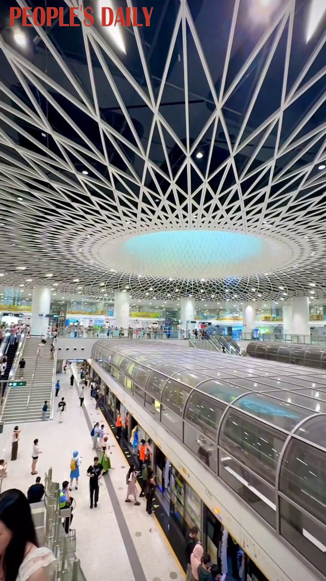Futuristic "skylight" dazzles at Shenzhen's Gangxia North Station
