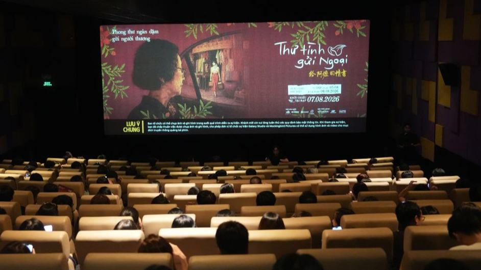 Chinese film "Dear You" resonates with local audiences at premiere in Vietnam
