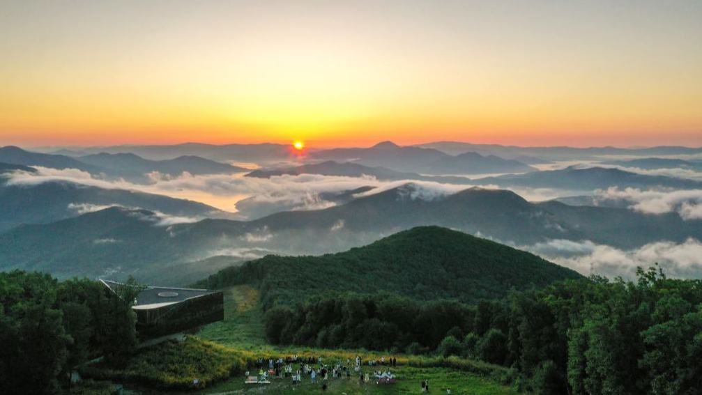 Lake Songhua Resort in NE China turns into year-round tourism destination