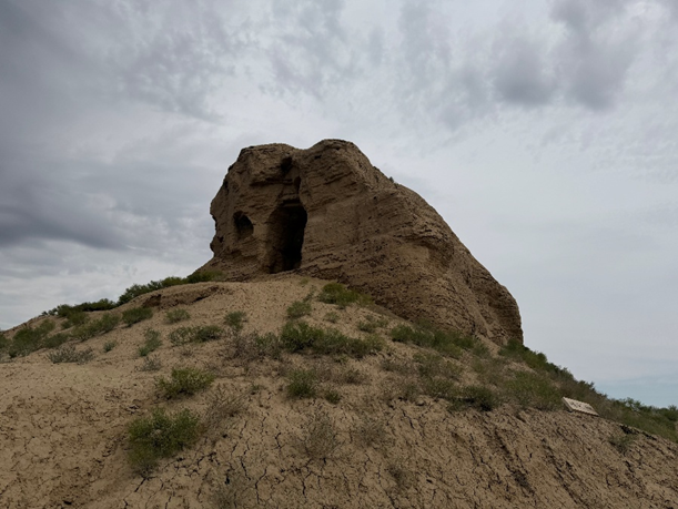 A ruin of the Beiting Ancient City in Jimsar county, Changji, northwest China's Xinjiang Uygur Autonomous Region. (People's Daily Online/Michael Kurtagh)