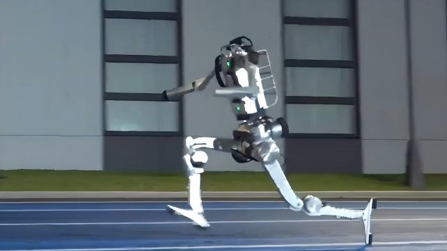 Chinese robot sets new benchmark with 2-meter standing jump