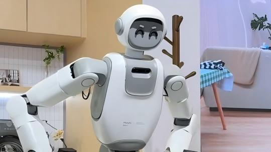 Future home helpers: Humanoid robots tackle household chores at WRC 2026