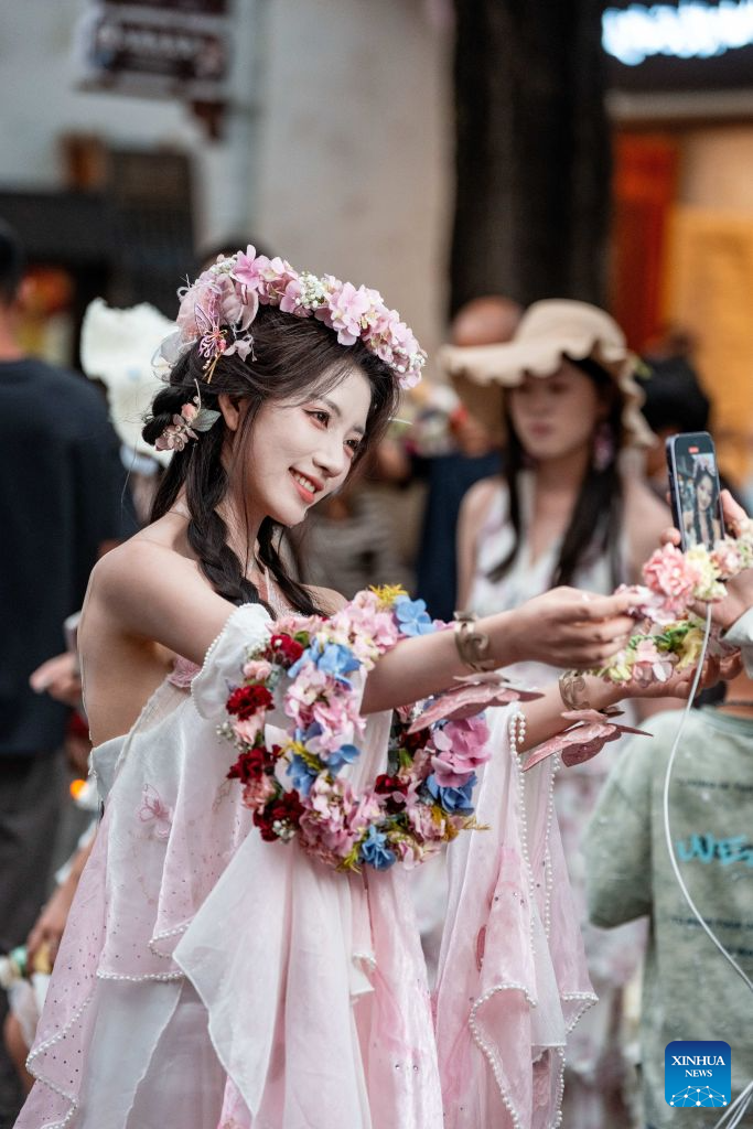 Ancient town of Dali in SW China sees surging tourist visits during summer peak