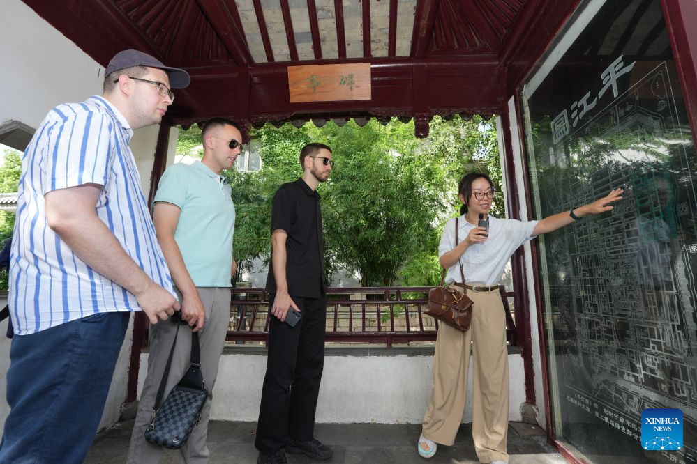Joint China-Russia media delegation experiences culture, innovation in China's Suzhou