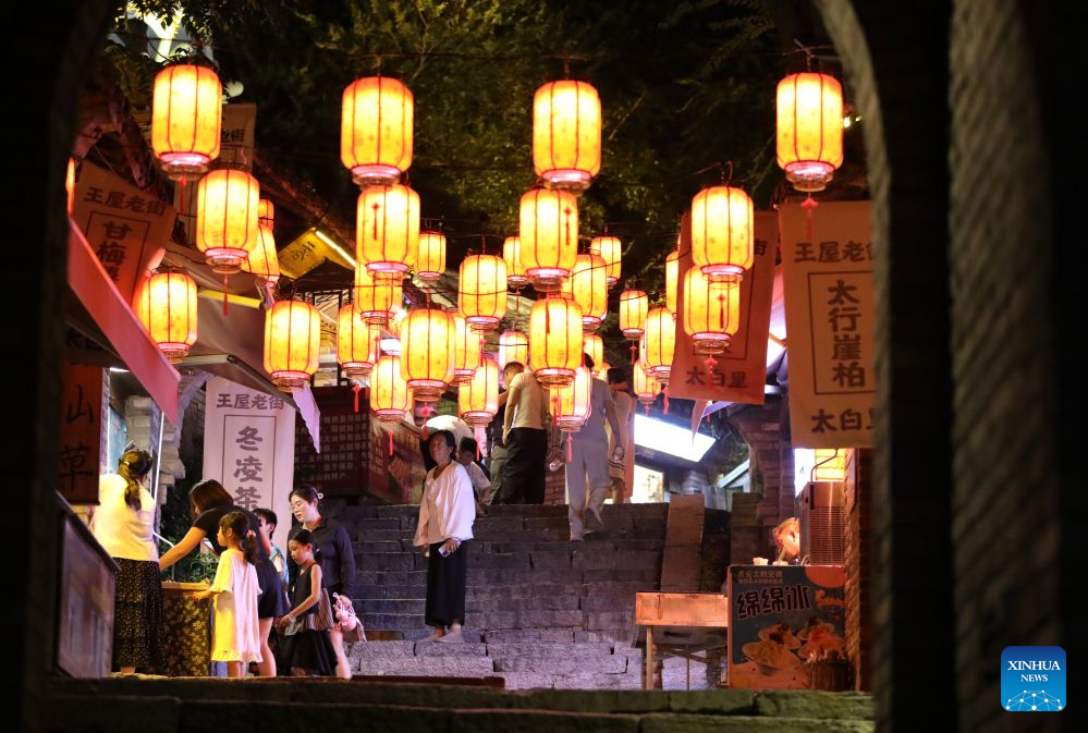 Wangwu Mountain scenic spot in China's Henan witnesses tourism boom during summer vacation