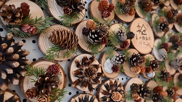 Forest treasures become art in N China's Inner Mongolia