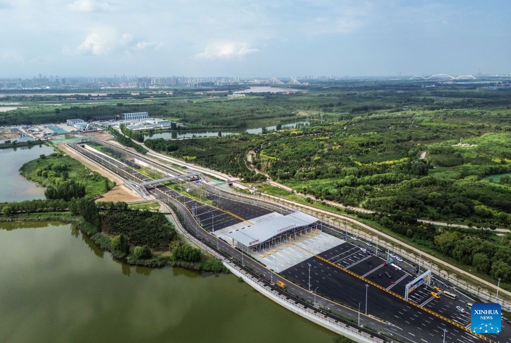 New tunnel across Yellow River opens to traffic in Jinan, China's Shandong