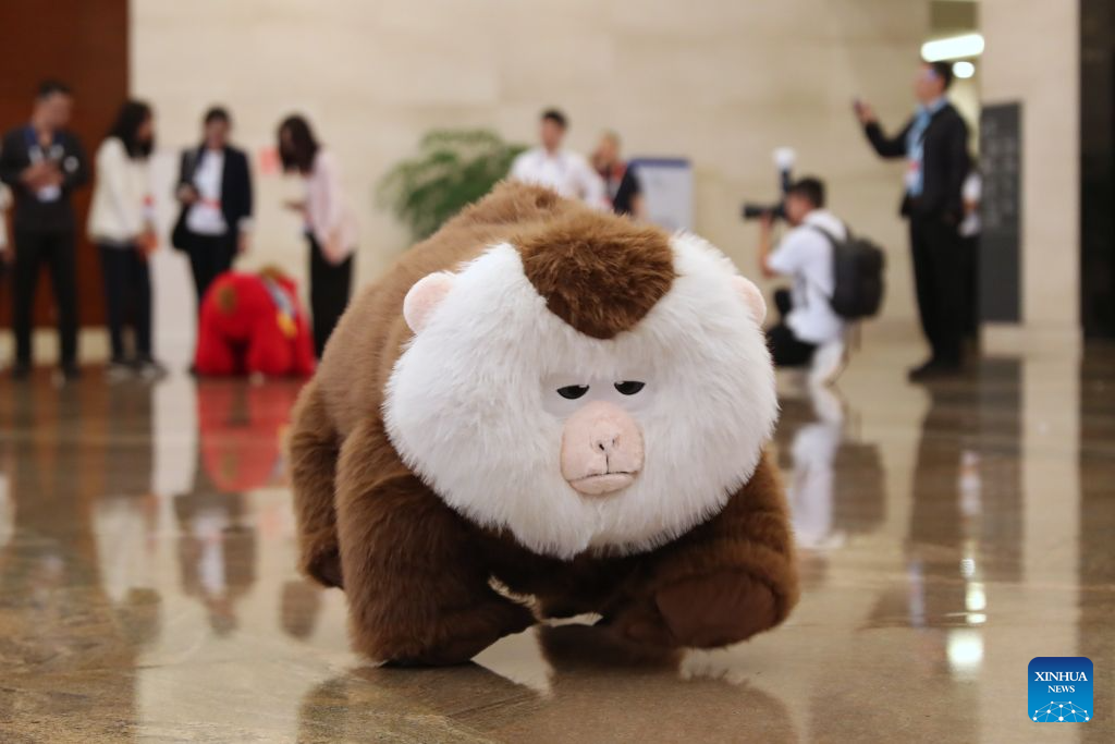 A robot monkey is pictured at the 2026 China International Big Data Industry Expo in Guiyang, southwest China's Guizhou Province, Aug. 28, 2026. The 2026 China International Big Data Industry Expo opened on Friday.  Themed "Token: A New Path to Value of Data Elements," the expo has attracted 372 domestic and international companies and over 16,000 registered guests. (Xinhua/Li Xulun)