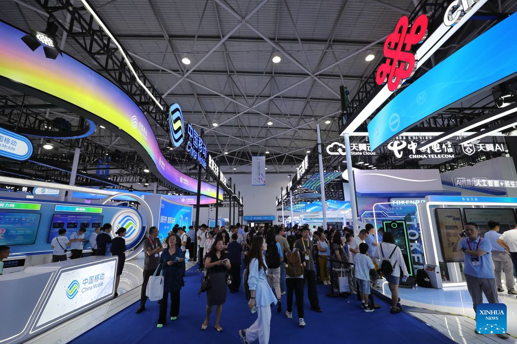 People visit the professional exhibition of the 2026 China International Big Data Industry Expo in Guiyang, southwest China's Guizhou Province, Aug. 28, 2026. Themed "Token: A New Path to Value of Data Elements," the expo spotlights cutting-edge innovations integrating data with artificial intelligence. (Xinhua/Li Xulun)