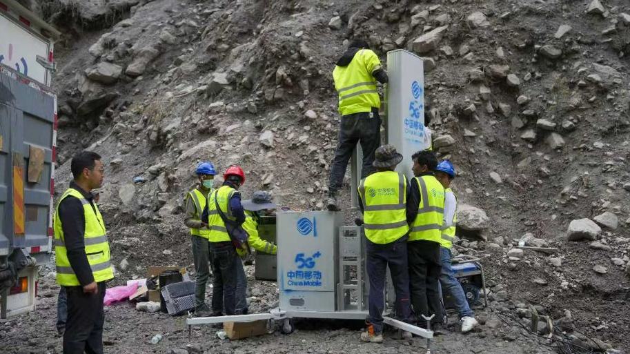 Newly-built 4G/5G base station put into use at core rescue site in Gyirong
