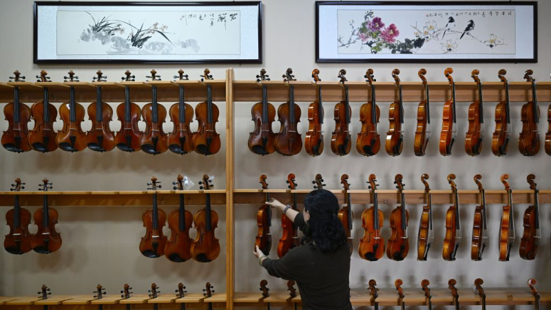 Henan's Queshan thrives in violin manufacturing and global exports