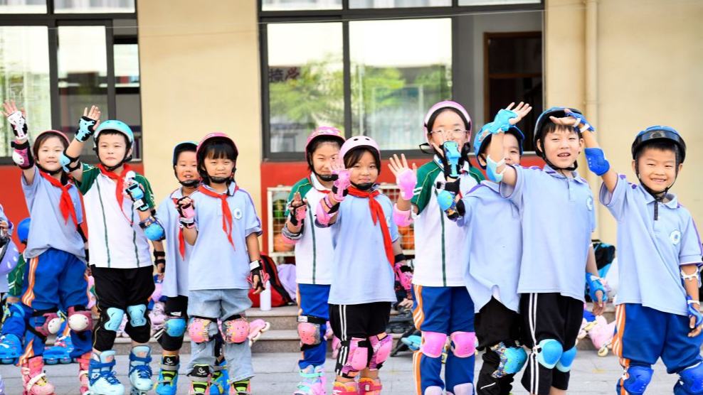 Student clubs enrich campus life at primary school in Shandong's Juxian