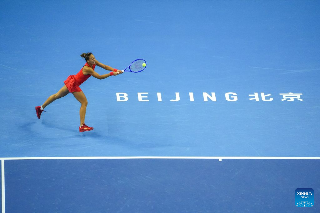 Zheng advances into China Open third round as Kalinskaya withdraws