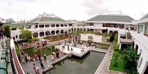 xh08111.jpg (15913 bytes)